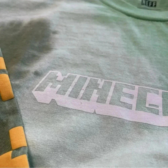 Men’s Zumiez Skate Long Sleeve Tee Bundle M Naruto Minecraft Primitive - Picture 5 of 9